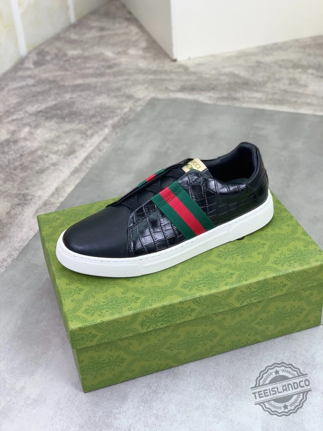 Gucci Black Leather Crocodile Print Stripe Casual Low Top Sneakers