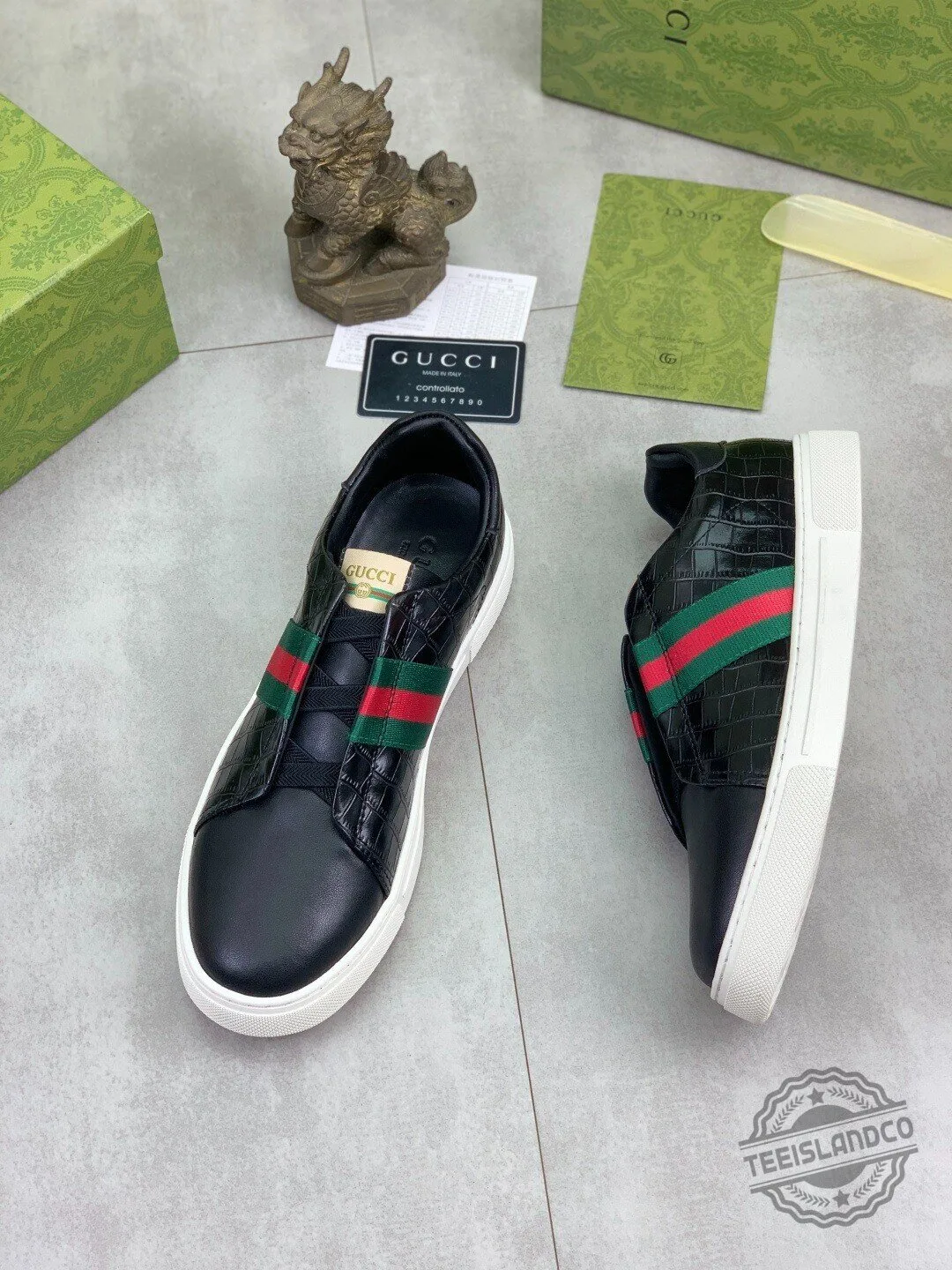 Gucci Black Leather Crocodile Print Stripe Casual Low Top Sneakers 8 Gucci Black Leather Crocodile Print Stripe Casual Low Top Sneakers