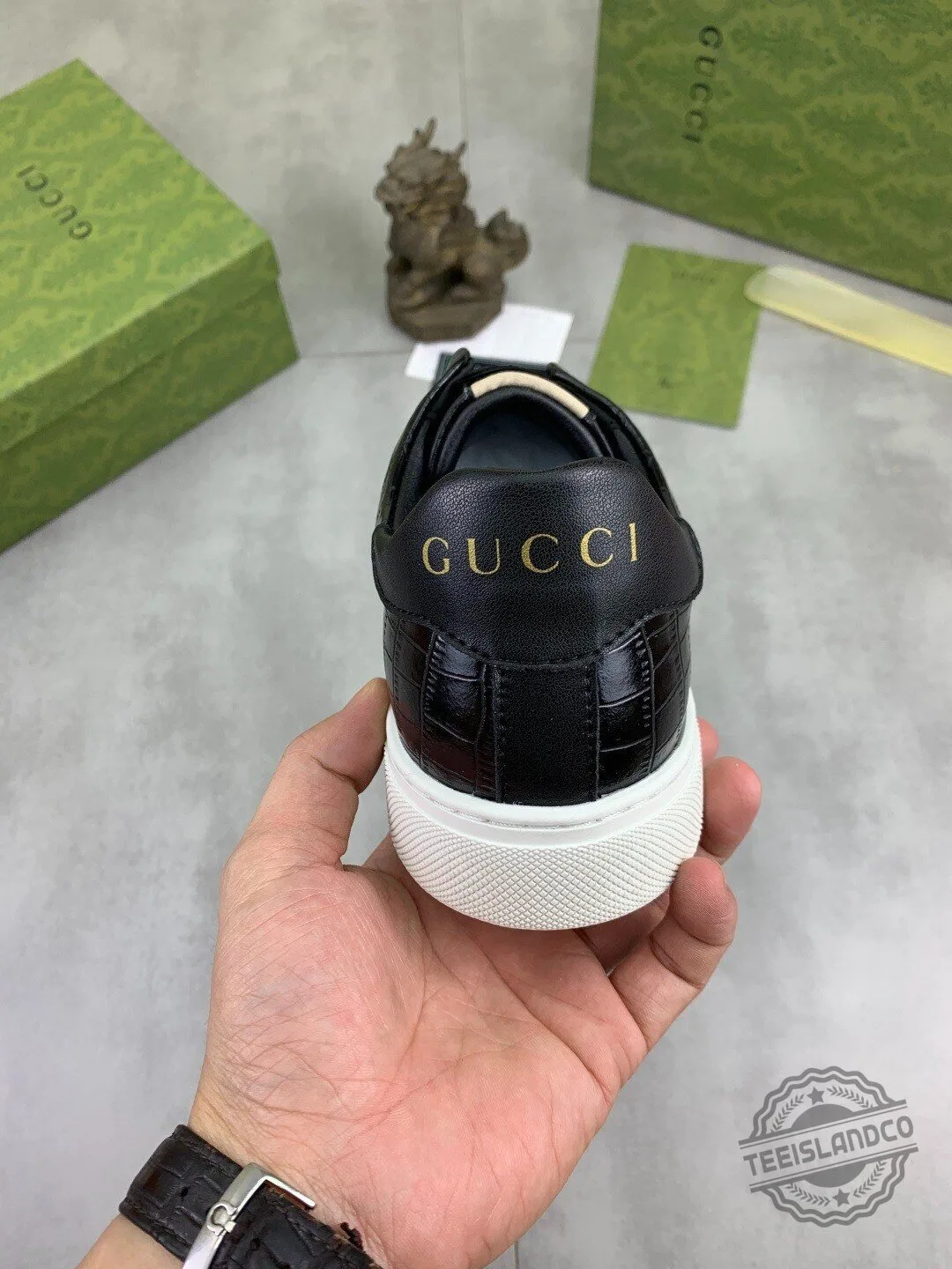 Gucci Black Leather Crocodile Print Stripe Casual Low Top Sneakers 9 Gucci Black Leather Crocodile Print Stripe Casual Low Top Sneakers
