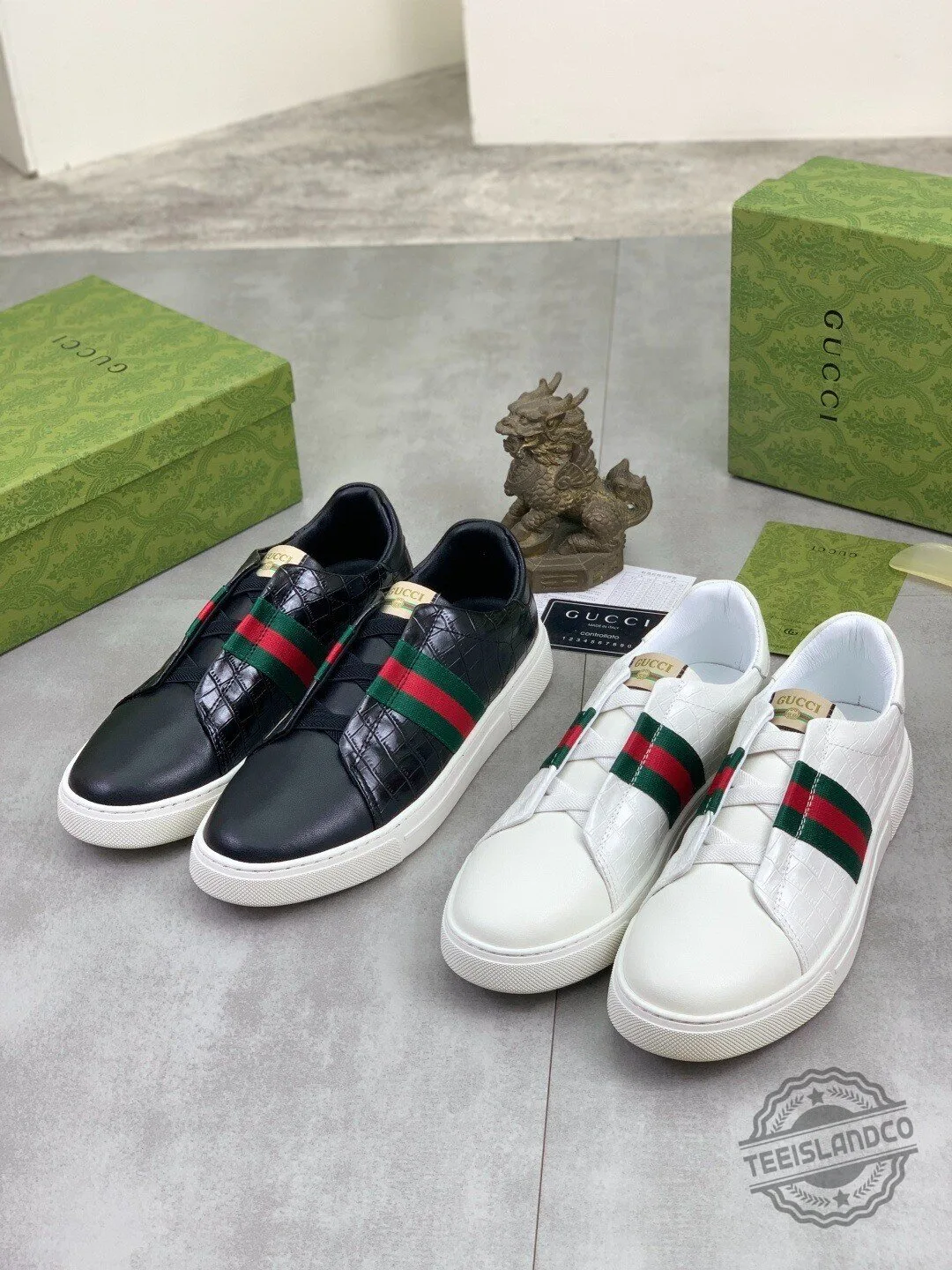 Gucci Black Leather Crocodile Print Stripe Casual Low Top Sneakers 11 Gucci Black Leather Crocodile Print Stripe Casual Low Top Sneakers