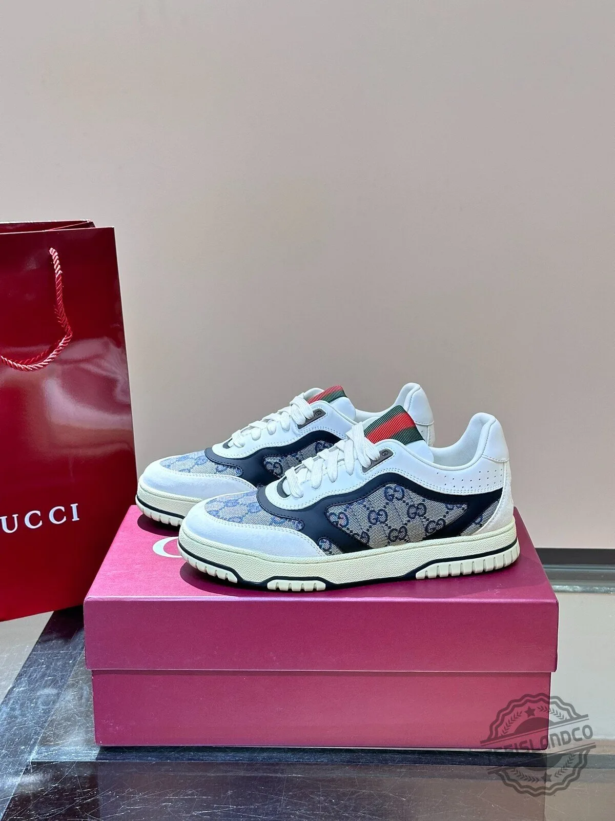 Gucci Interlocking G Low-Top Sneakers